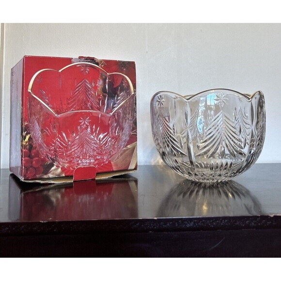 Mikasa Crystal Christmas Tree Bowl With Gold Trim Lead Crystal - Picture 10 of 10